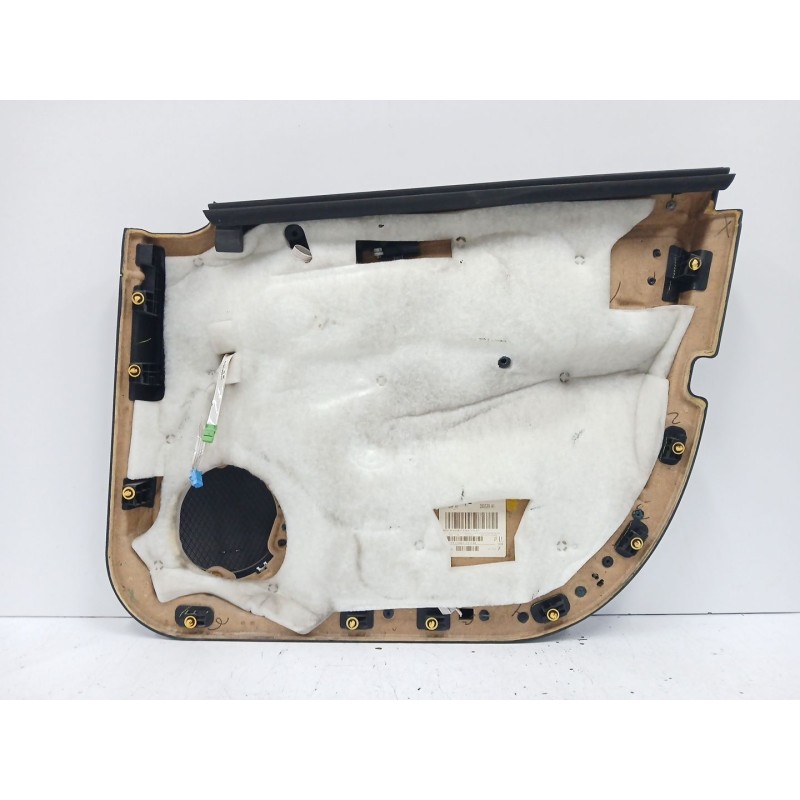 GUARNECIDO PUERTA DELANTERA IZQUIERDA