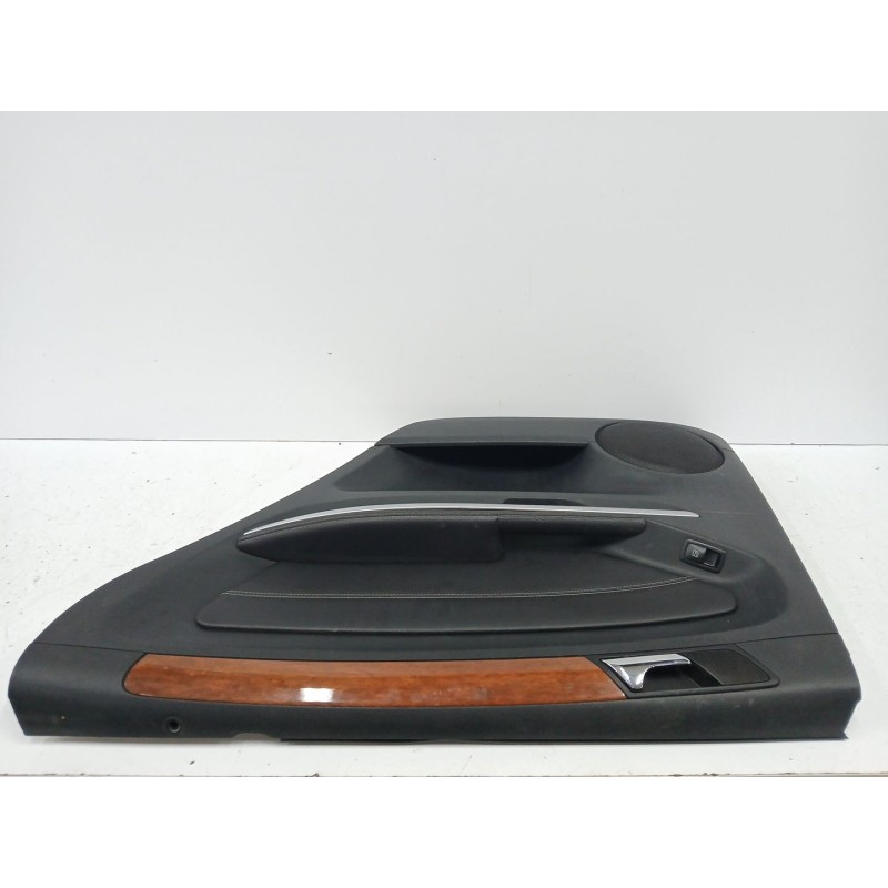 GUARNECIDO PUERTA TRASERA DERECHA