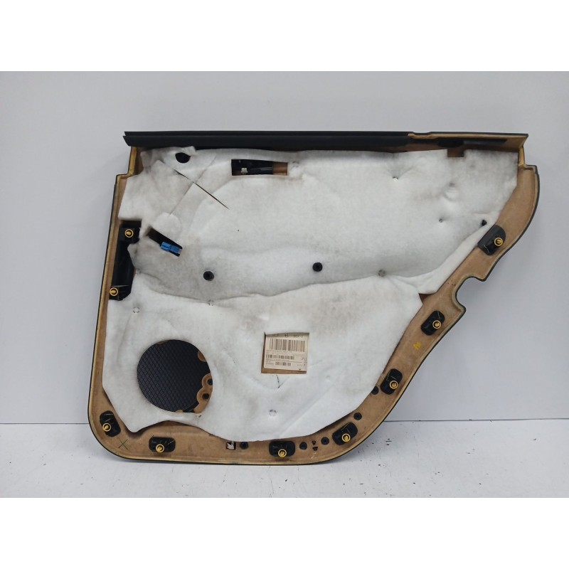 GUARNECIDO PUERTA TRASERA IZQUIERDA