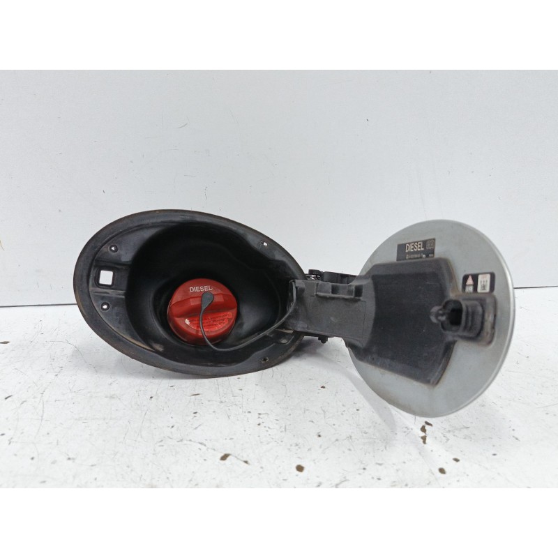 TAPA EXTERIOR COMBUSTIBLE A1646300867