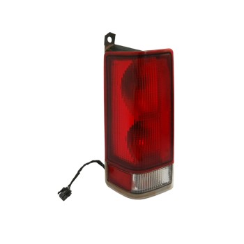 Recambio de piloto trasero izquierdo para chevrolet express van 5.7 cc referencia OEM IAM 19153238  