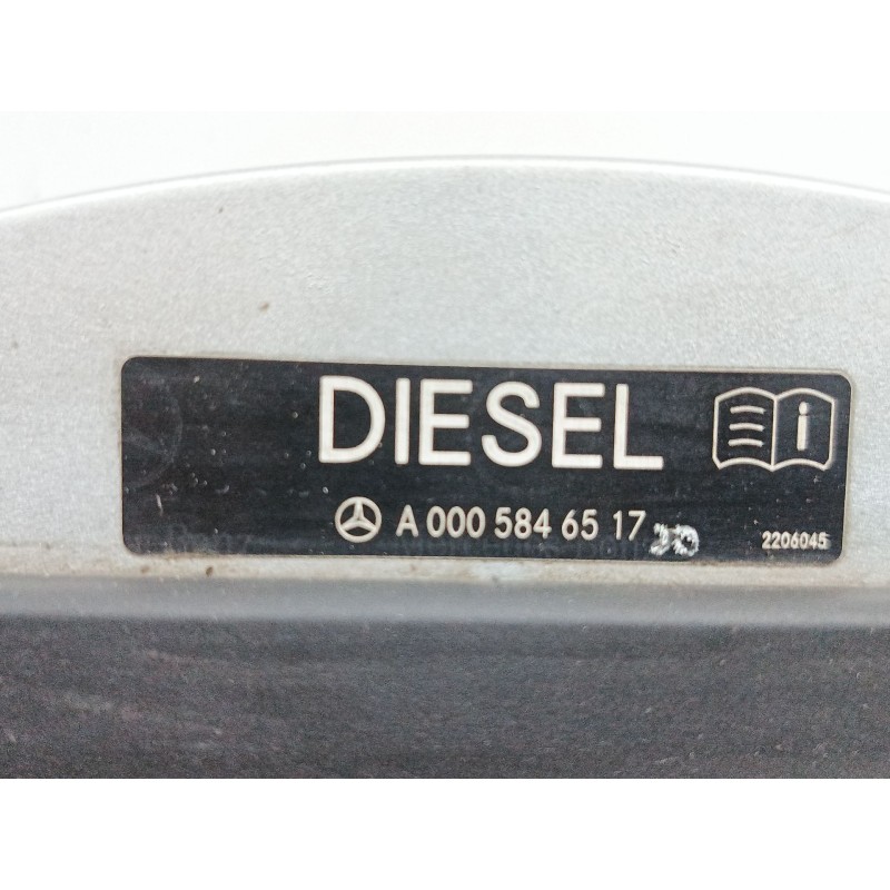 TAPA EXTERIOR COMBUSTIBLE A1646300867