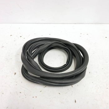 Recambio de gomas contorno puerta para volkswagen passat berlina (3b3) 1.9 tdi referencia OEM IAM   
