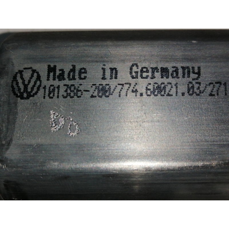 MOTOR ELEVALUNAS DELANTERO DERECHO 7746002103