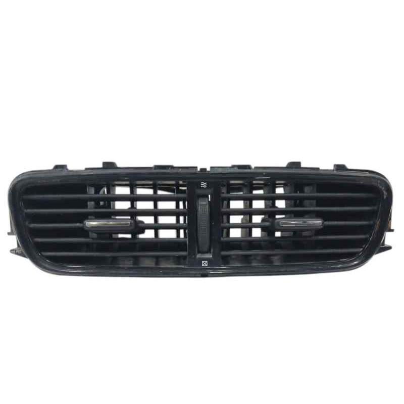 Recambio de rejilla aireadora para renault clio iv 0.9 referencia OEM IAM 687502204R DELANTERA CENTRAL 