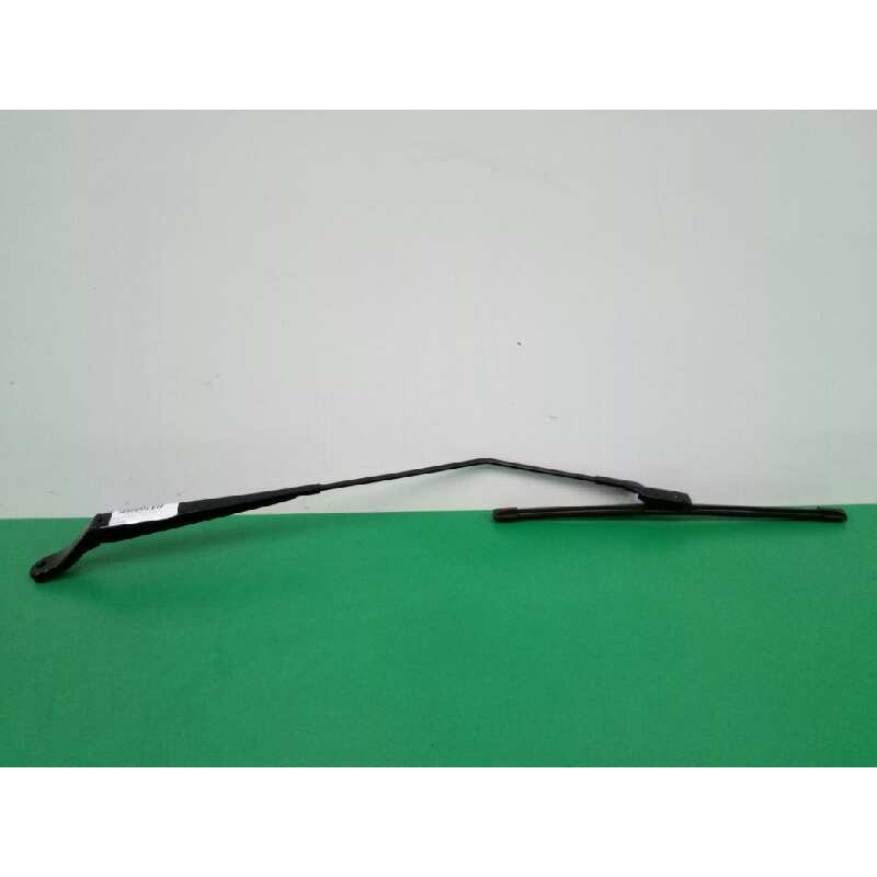 Recambio de brazo limpia delantero derecho para peugeot 208 style referencia OEM IAM 9673292080  