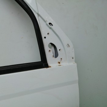 Recambio de puerta delantera derecha para dfsk v22 1.3 cc referencia OEM IAM  OBSERVAR FOTOS 