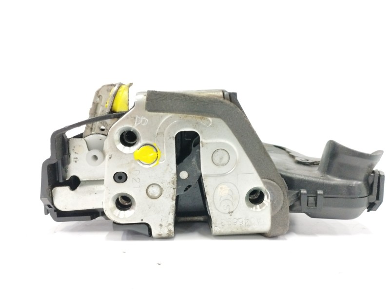 Recambio de cerradura puerta delantera izquierda para toyota avensis berlina (t25) 2.2 d-4d cat referencia OEM IAM   