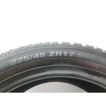 Recambio de neumatico para para varios modelos referencia OEM IAM 22545ZR17 KUMHO SOLUS4S HA32