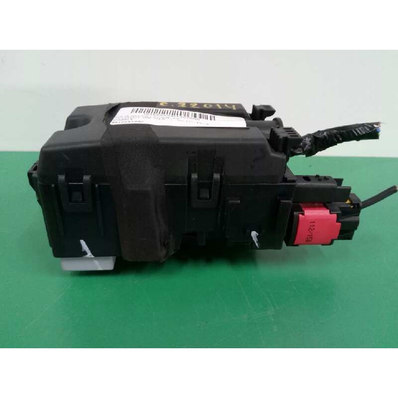 Recambio de caja reles / fusibles para peugeot 208 style referencia OEM IAM 9812661980  