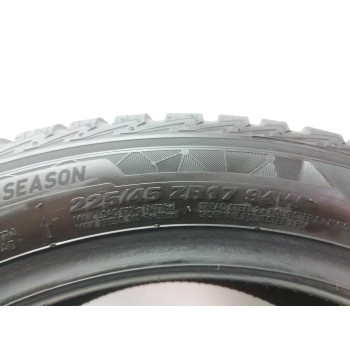 Recambio de neumatico para para varios modelos referencia OEM IAM 22545ZR17 KUMHO SOLUS4S HA32