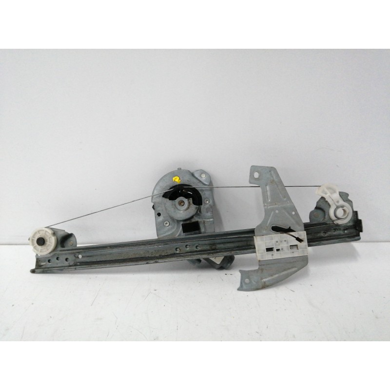 ELEVALUNAS DELANTERO DERECHO