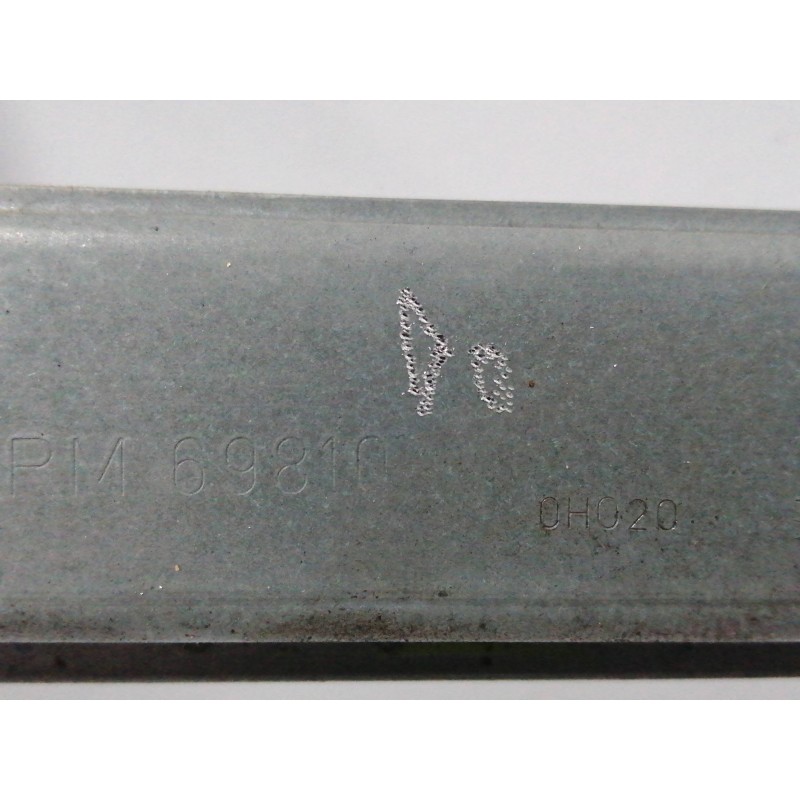 ELEVALUNAS DELANTERO DERECHO