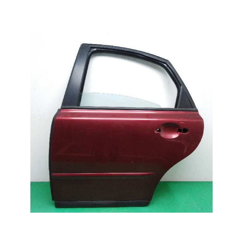 Recambio de puerta trasera izquierda para volvo s40 berlina 2.4 cat referencia OEM IAM 31335461  