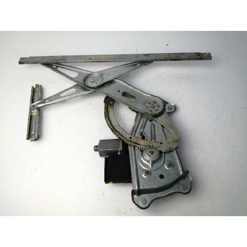 ELEVALUNAS DELANTERO DERECHO 807301396R