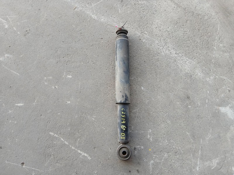 Recambio de amortiguador delantero izquierdo para nissan cabstar e 3.0 diesel referencia OEM IAM   
