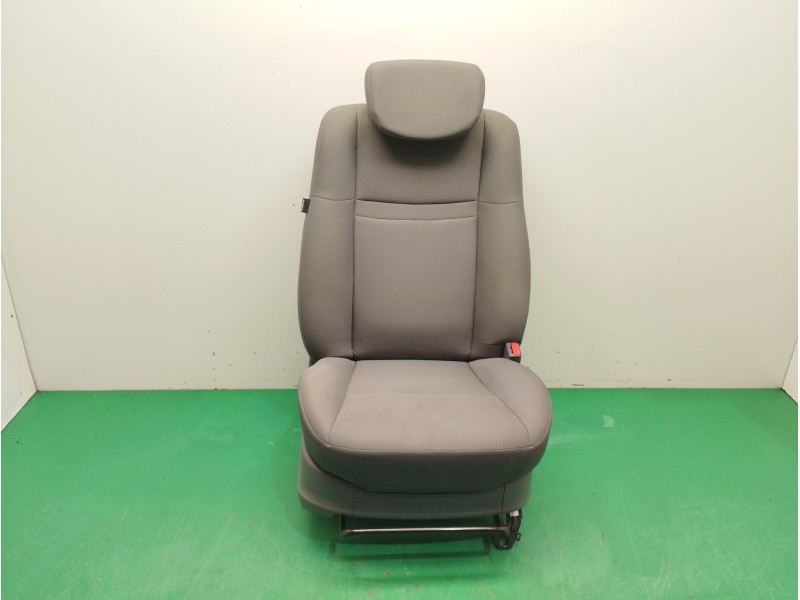 Recambio de asiento delantero derecho para ssangyong rodius ii 2.2 xdi referencia OEM IAM Recambio de asiento delantero derecho para ssangyong rodius ii 2.2 xdi referencia OEM IAM