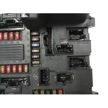 Recambio de caja reles / fusibles para renault megane ii berlina 5p 1.9 dci diesel referencia OEM IAM   
