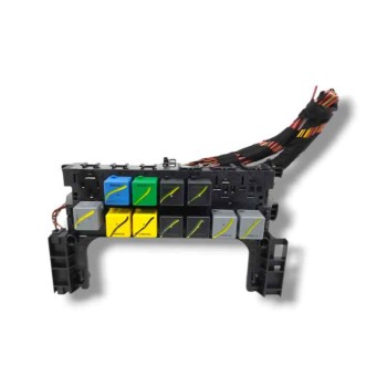 CAJA RELES / FUSIBLES A1695450001 