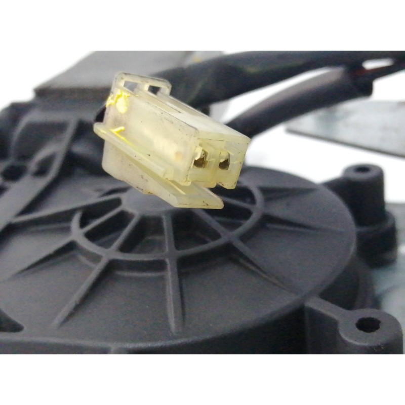 ELEVALUNAS DELANTERO IZQUIERDO BUSCANDO