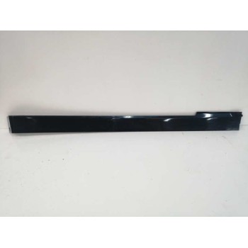 Recambio de moldura para mercedes-benz vito caja cerrada 6.03  2.1 cdi referencia OEM IAM A6396913308 LATERAL DERECHA 