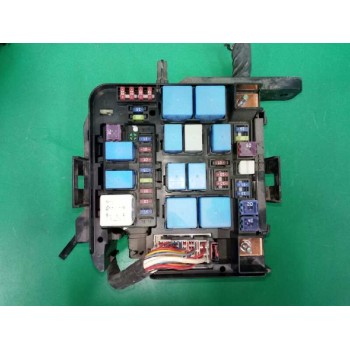 Recambio de caja reles / fusibles para hyundai i30 1.4 cat referencia OEM IAM 912052R330  