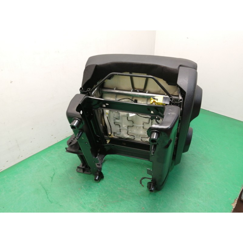 ASIENTO DELANTERO IZQUIERDO