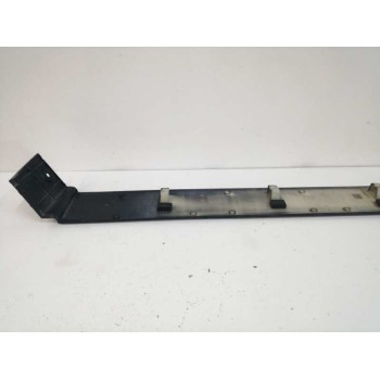 Recambio de moldura para mercedes-benz vito caja cerrada 6.03  2.1 cdi referencia OEM IAM A6396913308 LATERAL DERECHA 