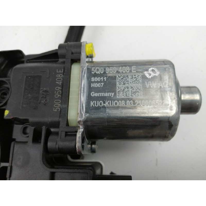 ELEVALUNAS TRASERO DERECHO 5Q0959408E