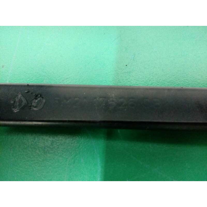 BRAZO LIMPIA DELANTERO DERECHO