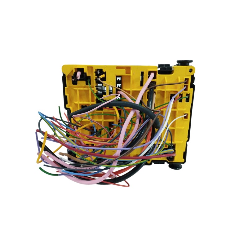 CAJA RELES / FUSIBLES