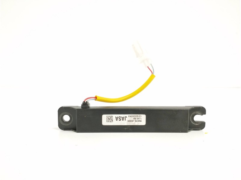 Recambio de antena para hyundai kona 1.0 tgdi cat referencia OEM IAM 95420J4000  