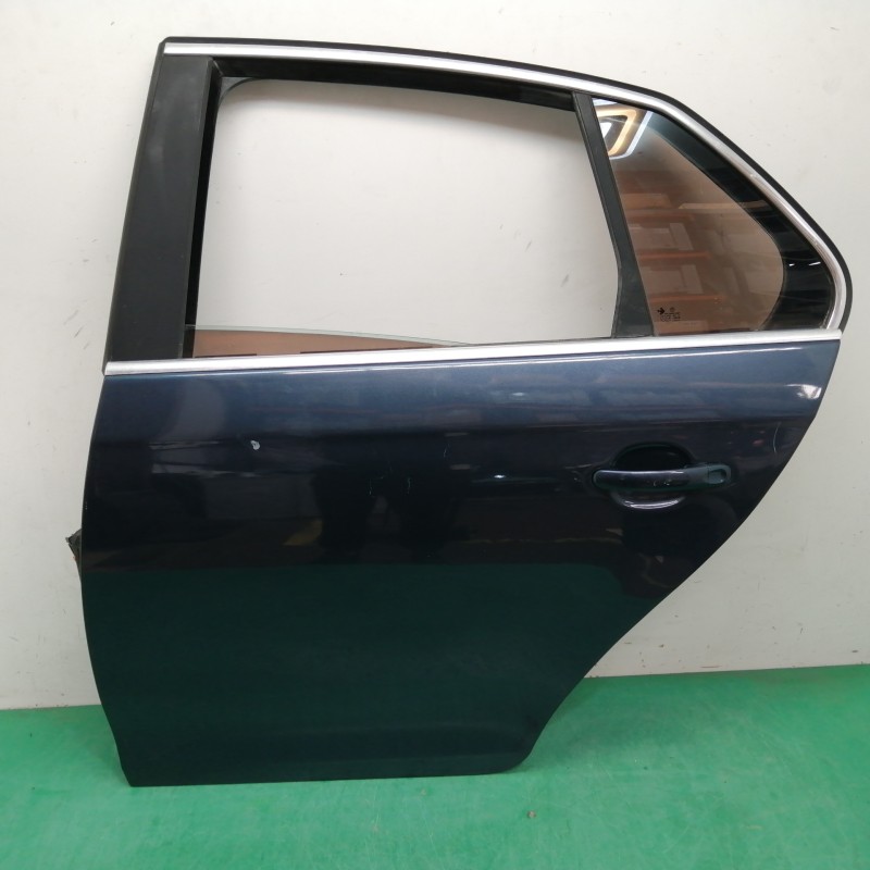 Recambio de puerta trasera izquierda para volkswagen jetta (1k2) 1.9 tdi referencia OEM IAM  OBSERVAR FOTOS 