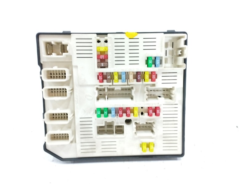 Recambio de caja reles / fusibles para renault megane iii berlina 5 p 1.6 16v referencia OEM IAM 284B60168R  