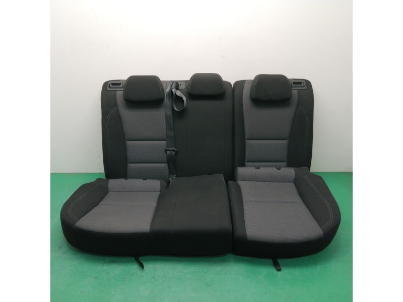Recambio de asientos traseros para hyundai i30 (gd) 1.4 crdi cat referencia OEM IAM Recambio de asientos traseros para hyundai i30 (gd) 1.4 crdi cat referencia OEM IAM