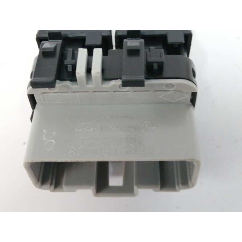 MANDO ELEVALUNAS DELANTERO DERECHO