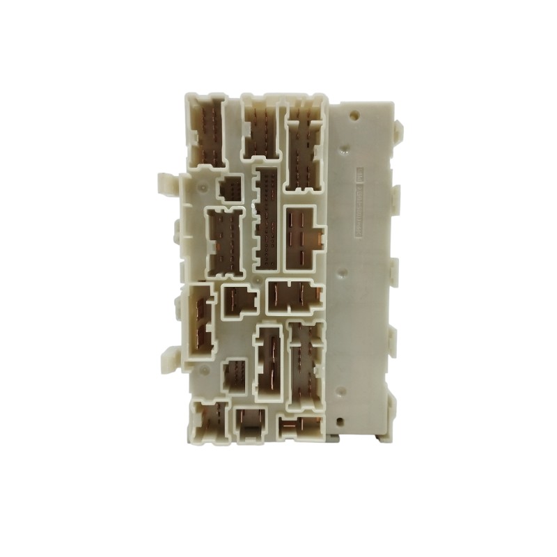 CAJA RELES / FUSIBLES