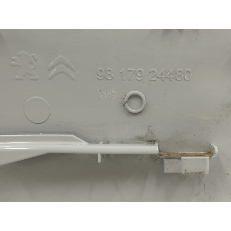 TAPA EXTERIOR COMBUSTIBLE