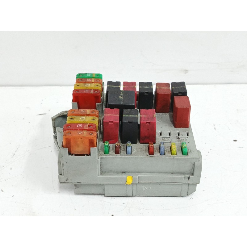 CAJA RELES / FUSIBLES