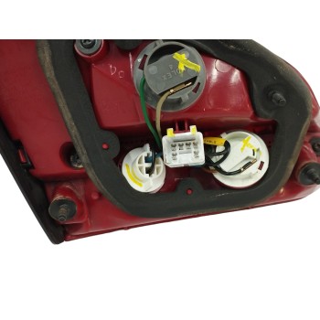 Recambio de piloto trasero derecho interior para kia cee´d 1.4 cat referencia OEM IAM 92404A2000  