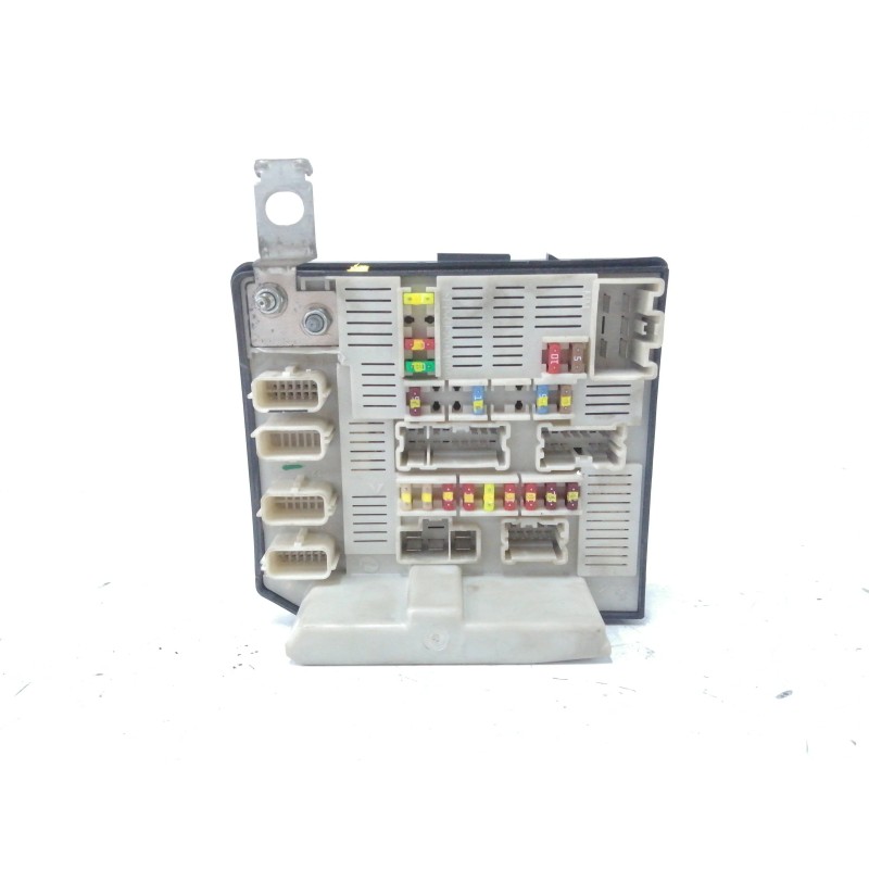 Recambio de caja reles / fusibles para renault scenic ii 1.5 dci diesel referencia OEM IAM 8200481866 519158075 