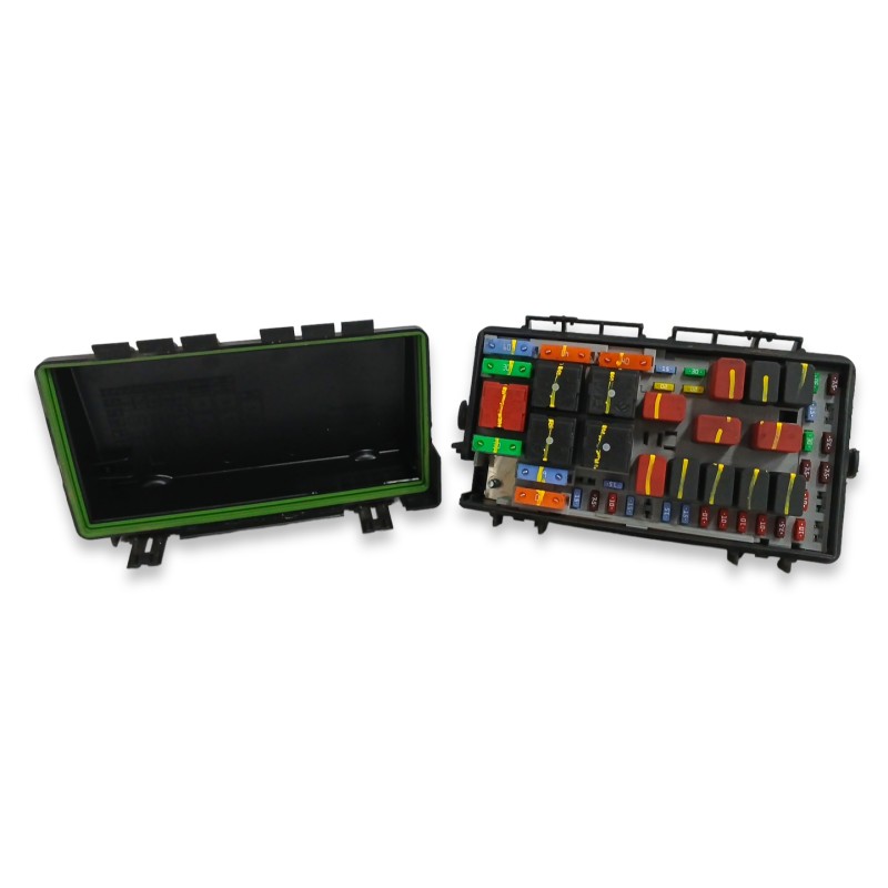 Recambio de caja reles / fusibles para fiat grande punto (199_) 1.3 d multijet referencia OEM IAM 51775622  