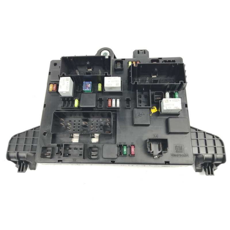 Recambio de caja reles / fusibles para opel zafira tourer 1.6 cdti dpf referencia OEM IAM 13449202 365927271 