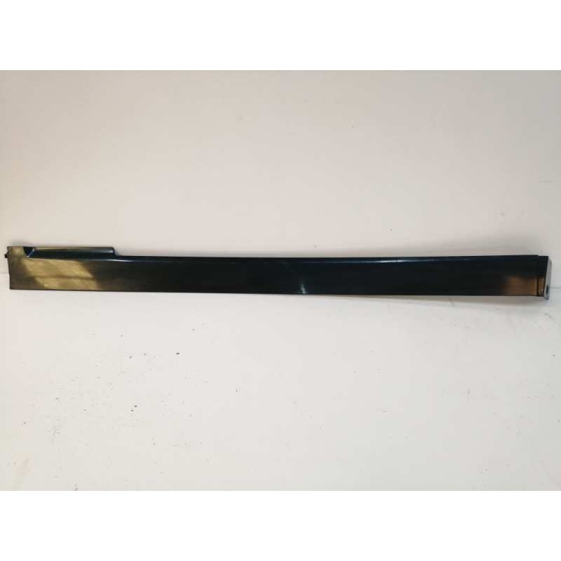 Recambio de moldura para mercedes-benz vito caja cerrada 6.03  2.1 cdi referencia OEM IAM A6396913208 LATERAL IZQUIERDO 