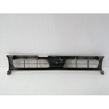 Recambio de rejilla delantera para nissan terrano/terrano.ii (r20) 2.7 turbodiesel referencia OEM IAM 623100F000  