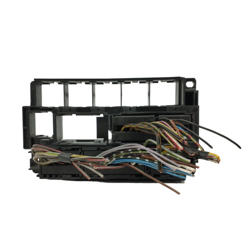 CAJA RELES / FUSIBLES