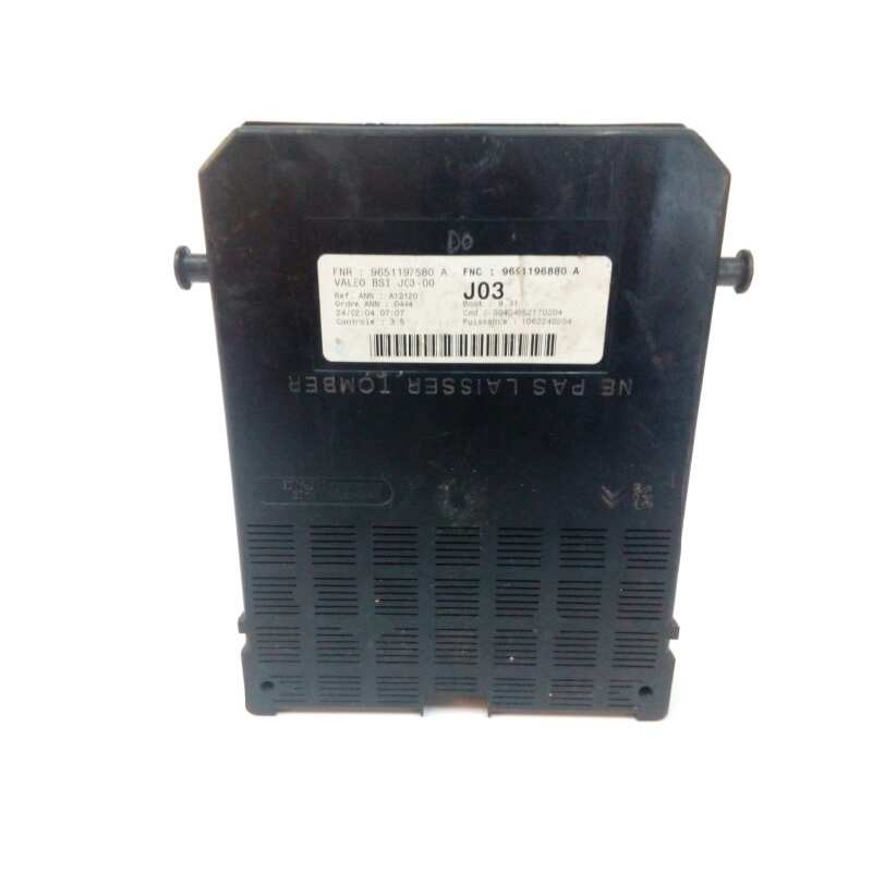 CAJA RELES / FUSIBLES