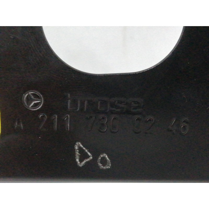 ELEVALUNAS TRASERO DERECHO A2117300246