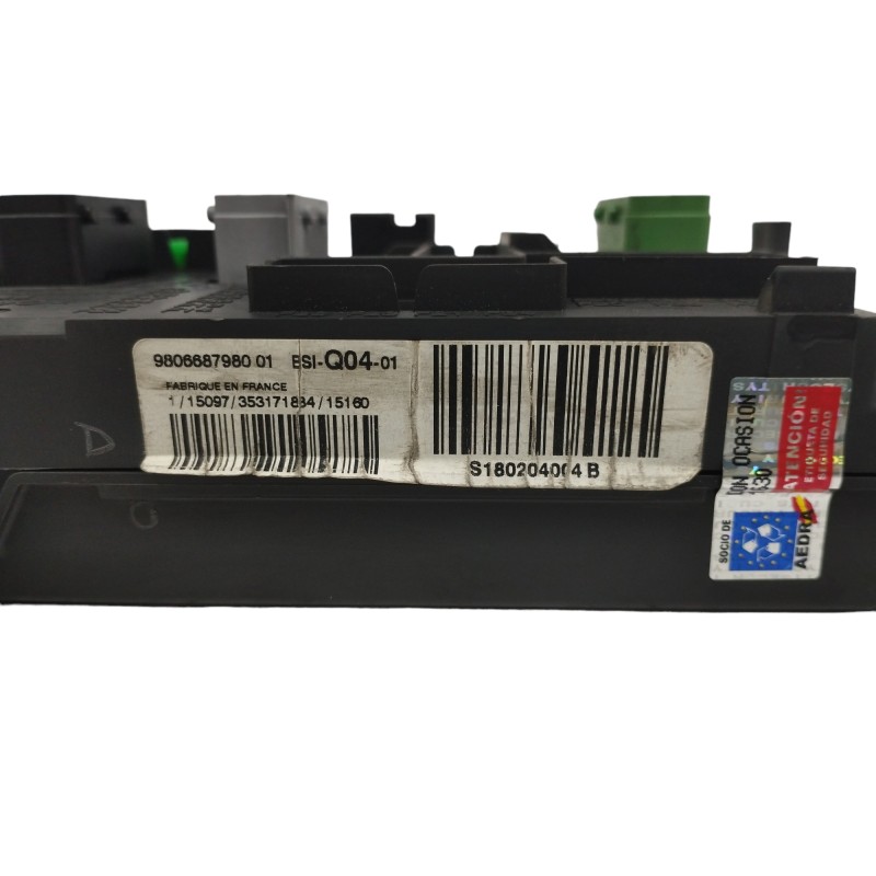 CAJA RELES / FUSIBLES S180204004B