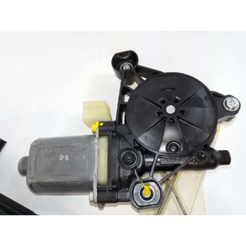 ELEVALUNAS DELANTERO IZQUIERDO 5Q0959802B